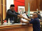 Anggota-DPRD-Provinsi-Kalimantan-Barat-Suib-menyoroti-sejumlah-hal-saat-membacakan.jpg