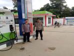 Anggota Polsek Sebangki Sambangi SPBU dan Ajak Karyawan Lebih Waspada