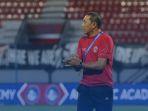 Asisten-pelatih-Arema-FC-yaitu-I-Putu-Gede.jpg