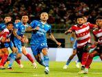 Bandung-Ciro-Alves-dan-pemain-32.jpg