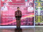 Bupati-Kapuas-Hulu-Fransiskus-Diaan-saat-sambutan-dalam-acara-rapat-dan-revisi.jpg