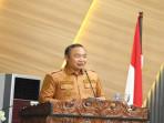 Bupati-Ketapang-Alexander-Wilyo-dalam-rapat-paripurna-2121.jpg