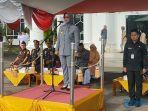Bupati-Mempawah-Erlina-depan-saat-menjadi-Inspektur-pada-Upacara-Peringatan-Hari.jpg