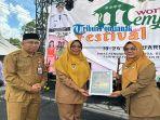 Bupati-Mempawah-Erlina-membuka-seca234we.jpg
