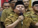 Bupati-Sambas-Satono-ketika-memberikan-tanggapannya-235r4wedf.jpg