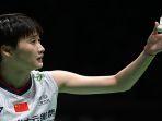 Chen-Yu-Fei-melakukan-servis111.jpg