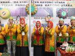 Dekranasda-Kayong-Utara-memamerkan-produk-unggulan-khas-daerah.jpg