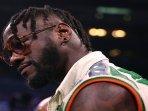 Deontay-Wilder-di-atas-ring-set.jpg