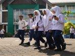 Edukasi-SMP-Murid-pulang-sekolah-46576742432.jpg