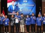 Foto-Kluisen-dan-IIf-Usfayadi-saat-menerima-rekomendasi.jpg