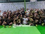Foto-bersama-Tim-Futsal-Satpol-PP-Ketapang-dan-Sekda-Ketapang-Alexander-Wilyo-43tdf.jpg