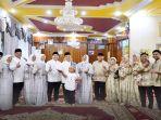 Foto-bersama-keluarga-Bupati-Mempawah-Erlina234wer.jpg