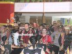Fransiskus-Diaan-bersama-istrinya-saat-345ewfd.jpg