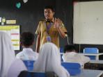 GURU-Pontianak-Mendunia-Kisah-Rahmat-Putra-Yudha-Raih-Penghargaan-Internasional-dari-UNESCO.jpg