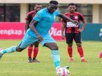 Hasil-pertandingan-babak-pertama-Persela-Lamongan-dan-Persipura.jpg