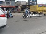 JALAN-RUSAK-DI-PONTIANAK-3w43w4r.jpg