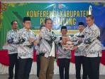 KETUA-PGRI-SINTANG234we.jpg