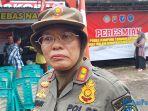 Kepala-Satpol-PP-Kota-Pontianak-Syarifah-Adriana-saat-memberikan.jpg