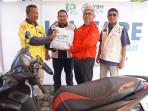 Ketua-DPC-Serikat-Pekerja-PLN-UID-Kalimantan-Barat-Ade-Sutaryandi-kedua-dari.jpg