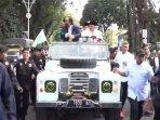 Ketum-NasDem-Surya-Paloh-bersama-jajaran-pimpinan-partai-naik-Jeep.jpg