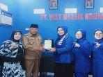 Komisaris-PT-Vely-Mozaik-Mempawah-Hj-Vely-Sri-Astuti-men25wefds.jpg