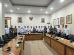 Lagi-rapat-mm.jpg