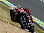 Marco-Bezzecchi-Pemenang-MotoGP-Hari-Ini-Kalahkan-Marc-Marquez-di-Podium-Grand-Prix-Inggris-2025.jpg