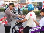 Melawi-sambut-bagikan-bendera.jpg