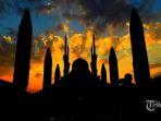 Menjelang-datangnya-bulan-suci-Ramadhan-Masjid-Agung-Jawa-Tengah.jpg