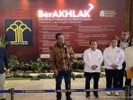Menteri-Hukum-Supratman-Andi-Agtas-resmi-menyerahkan-Surat-Keputusan.jpg