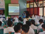 PLN-UID-Kalbar-menyelenggarakan-edukasi-ketenagalistrikan-di-SMK-Negeri-1-Teluk-Keramat.jpg