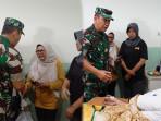 Pangdam-XIITanjungpura-Mayjen-TNI-Jamallulael-menjenguk.jpg