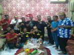 Panglima-Laskar-Opu-Daeng-Manambon-Mempawah-HM-Husni-Thamrien-ketika-menerima.jpg