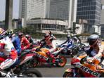 Pebalap-MotoGP-saat-melintas-di-kawasan-Bundaran-HI-Jakarta1414.jpg