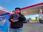 Pegawai-Booth-dari-Pertamina-yang-bertugas-sdf-sdf.jpg