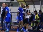 Pelatih-Persib-Bandung-Bojan-Hodak-memberikan-instruksi1311.jpg