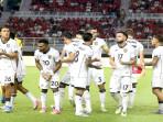 Pemain-timnas-Indonesia-usai-foto-bersama-di-laga-FIFA111.jpg