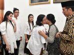 Penampilan-Sri-Partini-ini-juga-terkesan-sederhana-sama-seperti-putrinya-Selvi-Ananda.jpg