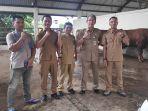 Pengawasan-oleh-Tim-Kesmavet-Disbunnak-Prov-Kalbar-ke-RPH-Ku23ewsdc.jpg
