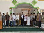 Penjabat-Bupati-Kayong-Utara-Alfian-berkesempatan-menjadi-Khatib-dan-Imam.jpg