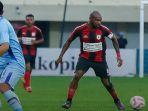 Persipura-Jayapura-vs-Gresik-United-akan-berlangsung-pada-Sabtu-14-Desember-2024.jpg