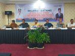 Pj-Bupati-Kayong-Utara-Romi-Wijaya-tengah-didampingi-Pj-Sekda-Kabupaten.jpg