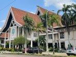 Potret-Kantor-DPRD-Provinsi-Kalbar-yang-berada-di-Jalan-Ahmad-Yani.jpg