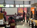 Proses-Pilkades-secara-e-voting-di-TPS-04-Desa-Pak-Laheng.jpg