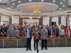 RAPAT-Kantor-Wilayah-Kementerian-Hukum-Kalimantan-Barat-bersama-Pemerintah.jpg