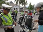 RESMI-Aturan-Tilang-Kendaraan-Terbaru-Per-1-Oktober-2025-Kini-SIM-Langsung-Dicabut-Lengkap-Dendanya.jpg