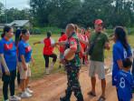 Danramil Mempawah Hulu Jadi Wasit Turnamen Sepak Bola Wanita HUT TNI ke 80
