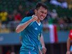 Samuel-Eko-usai-mencetak-gol-ke-gawang-Afghanistan.jpg