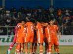Skuad-Persiraja-Banda-Aceh-saat-akan-memulai-laga-lanjutan.jpg