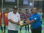 Wakil-Bupati-Mempawah-Muhammad-Pagi-membuka-secara-langsung-turnamen-futsal.jpg